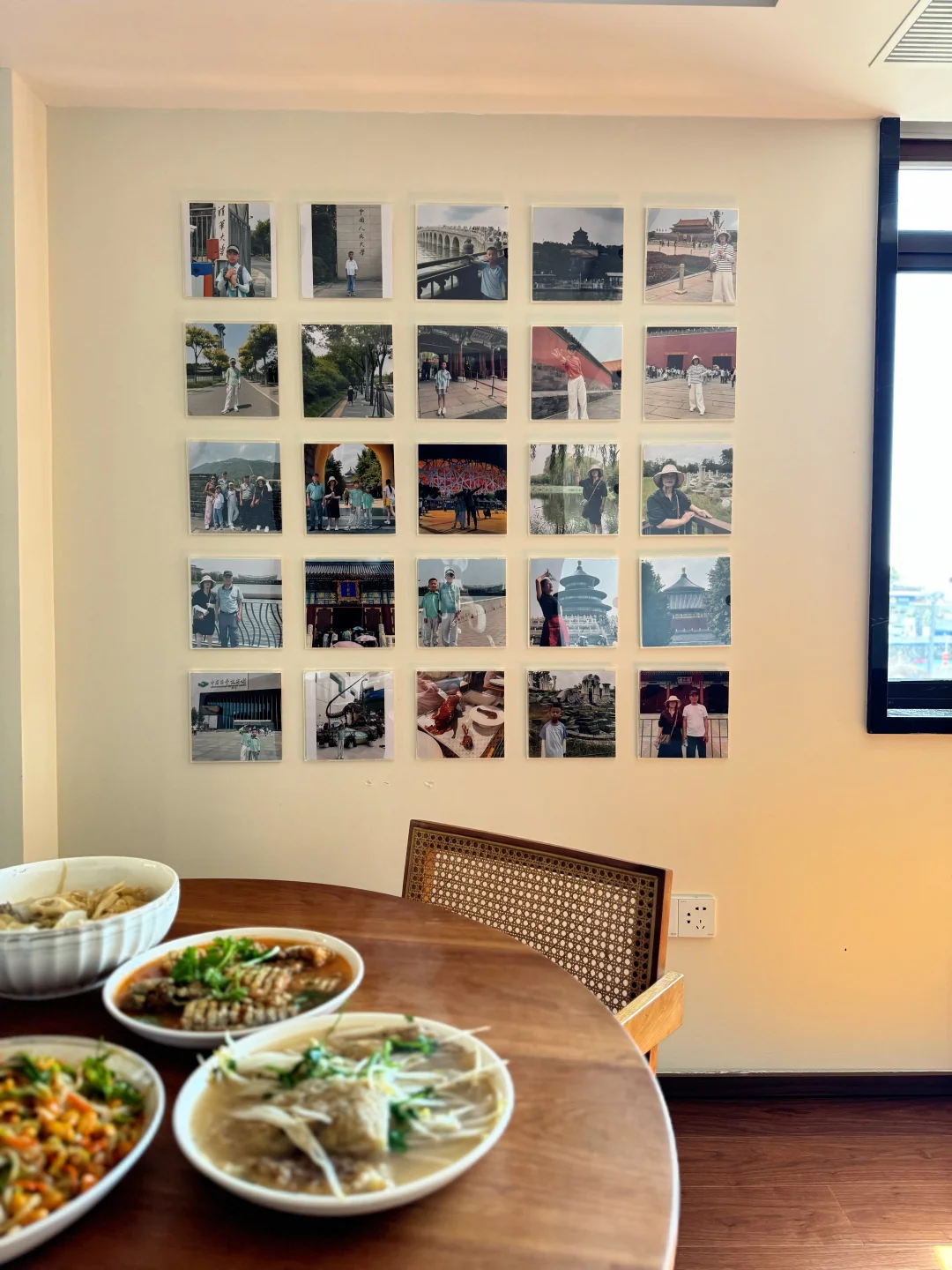 家的温度｜热腾腾的饭菜，回忆的照片墙