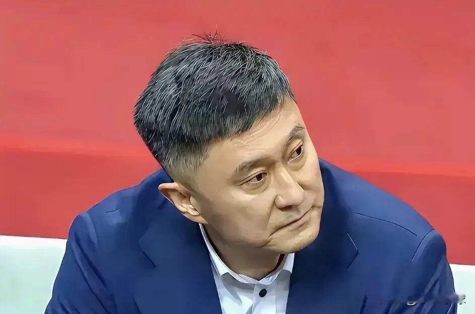 球迷提前退场，现场高喊下课，广东队再次在主场伤害了球迷们的一片赤诚之心...