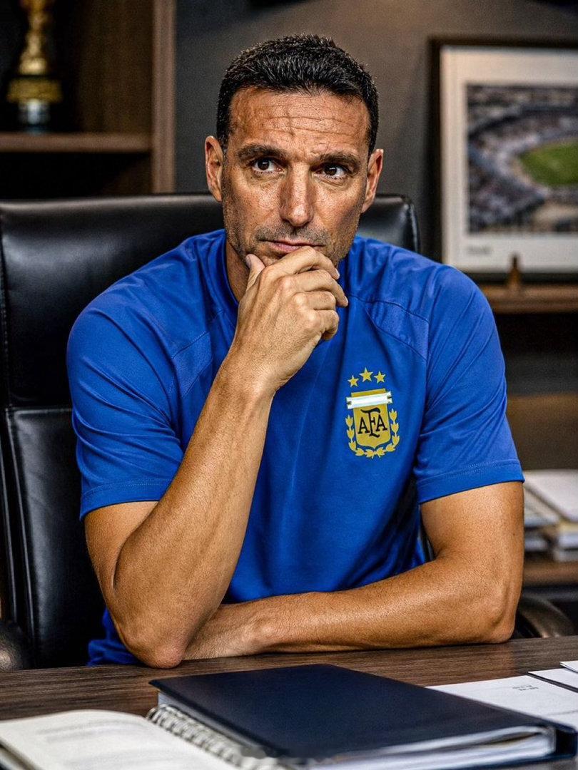 阿根廷球迷俱乐部  🇦🇷⁉️ 斯卡洛尼对阵佛得角首发阵容的三点疑虑...