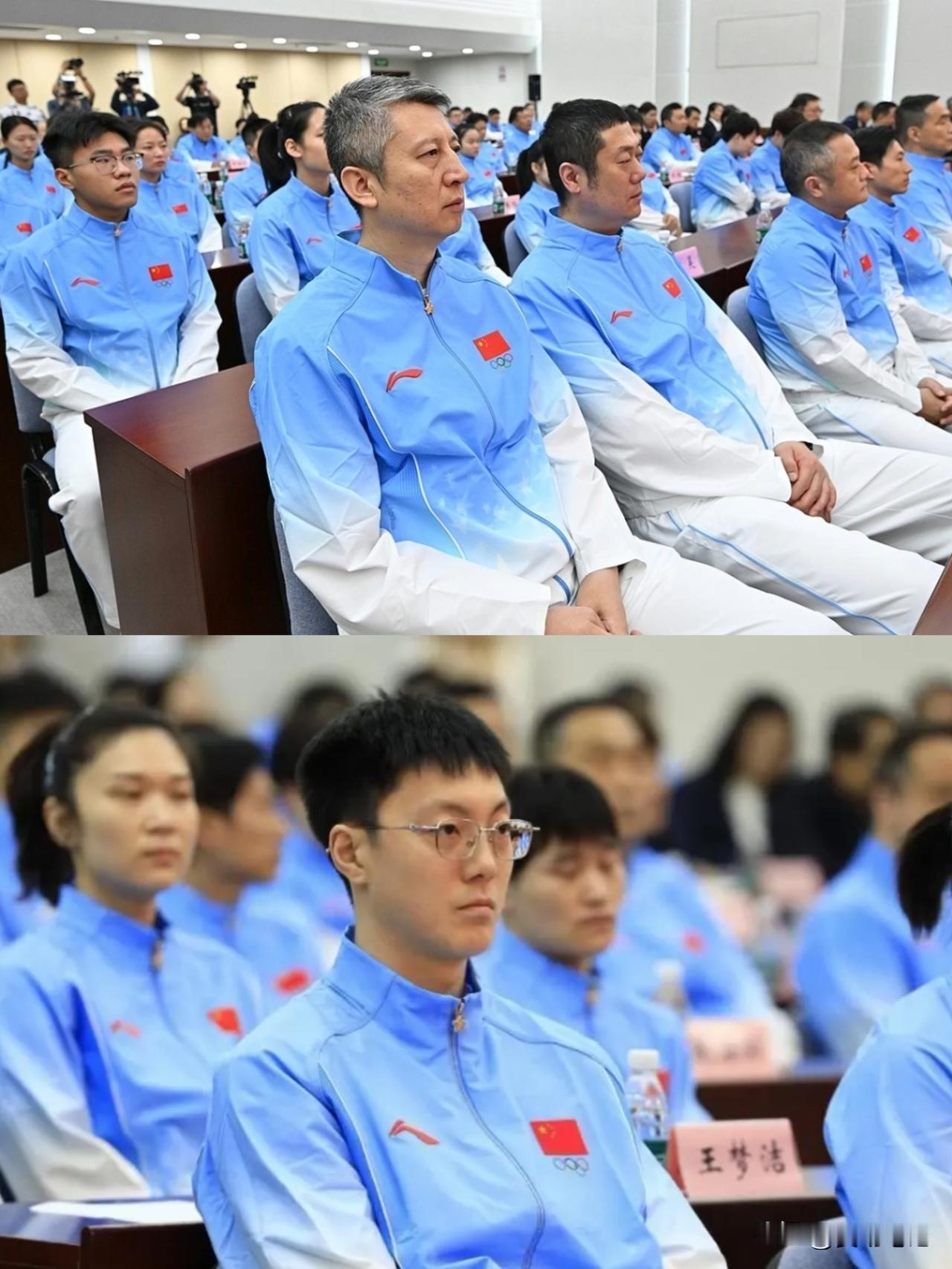 残阵出征，反而打疯了。郭士强带着一帮替补，首战就99比61血洗哈萨克斯坦38分。赛前谁敢想？
胡明轩当队长，全队6人得分上双。庞峥麟19分4助攻，李弘权16分9篮板，连伤愈复出的余嘉豪都15分6篮板。廖三宁10分9助攻，差点两双。
没有大牌，反而人人敢打。球传得飞快，防守贴得死紧。对面被打得毫无