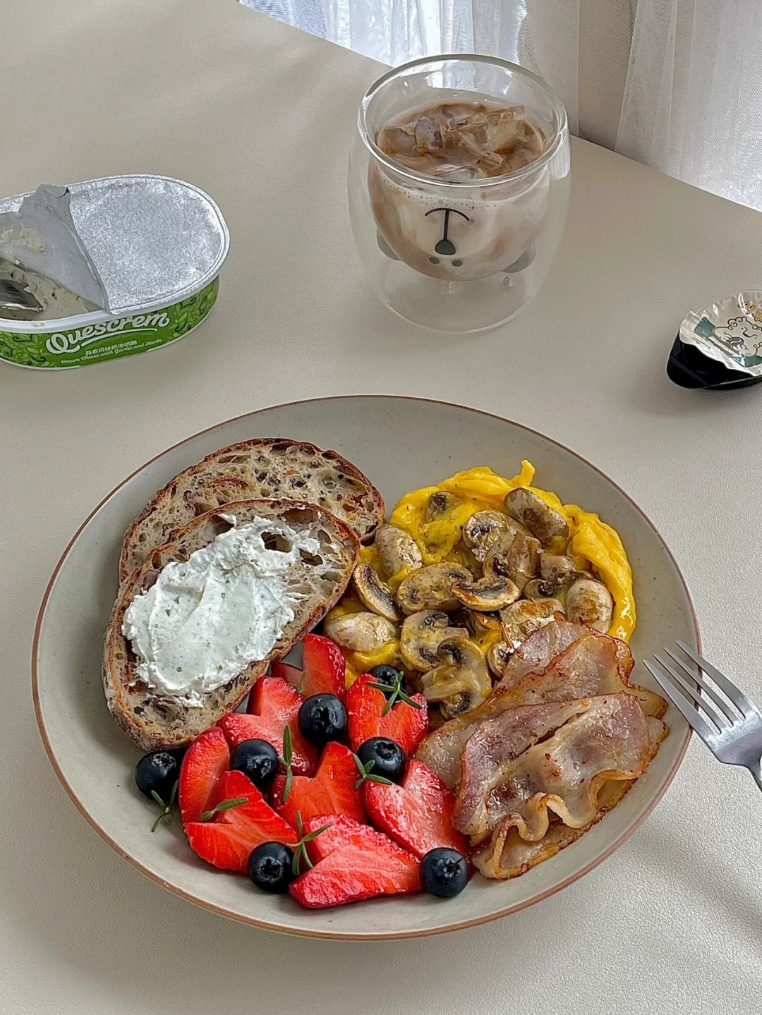 ☀️周末早餐一盘端系列｜口蘑滑蛋好好吃😋