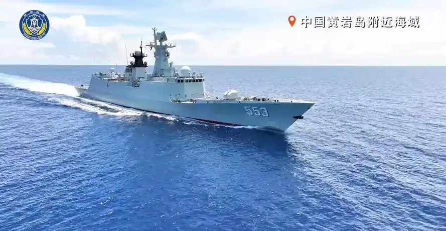 中国空军：立即离开，否则将对你采取措施！

9月2日，南部战区组织海空兵力，位中国黄岩岛领海领空及周边海空域开展战备警巡。官方通报写得很清楚：黄岩岛是中国固有领土。8月份以来，战区部队持续加强黄岩岛领海周边海空域巡逻警戒，进一步强化管控力度。
冷硬的无线电波刺破南海上空的积云，连尾音里都带着没有任何