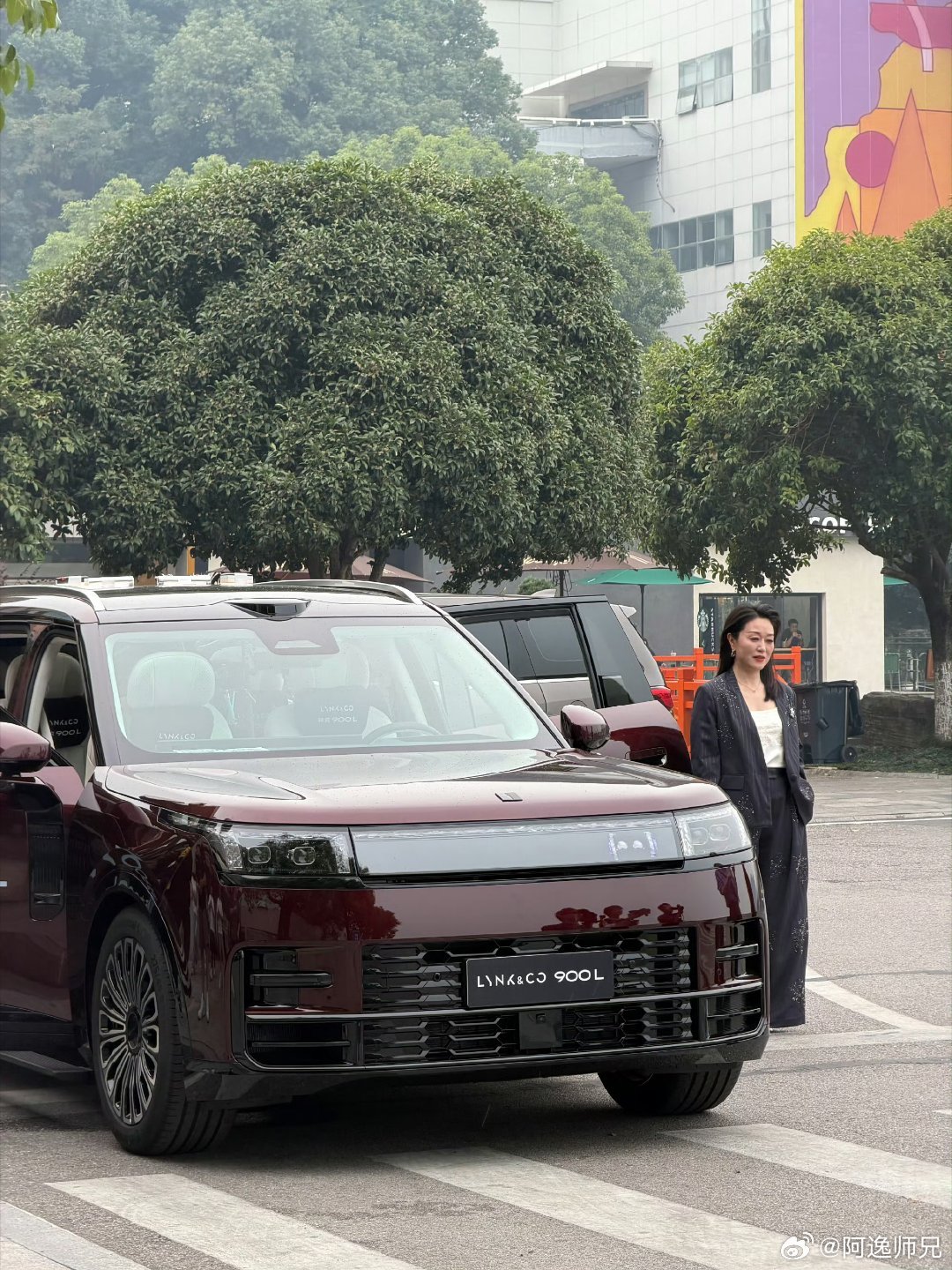 少了一些个性，多了一点登味，这就是向宽必须付出的代价吧。 #领克900L# ​