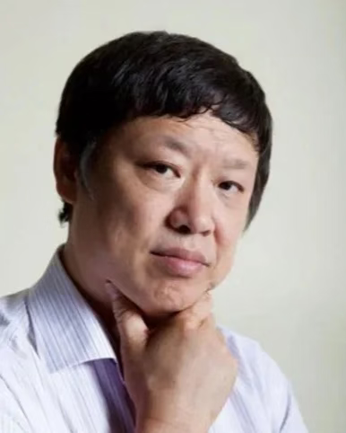 诚恳劝胡锡进：多怜人间苦，少惜牲畜悲。
 
胡锡进坦言，自己刷到生猪机械化屠宰的视频内心不适、快速划走，也呼吁这类血腥画面不要公开发布，觉得看着残酷、于心不忍。
 
我完全理解这份心底的柔软，人人皆有恻隐之心，不愿直视血腥场面，是人之常情。
 
但真诚想劝老胡一句：做人做事，贵在分清主次，读懂轻重。