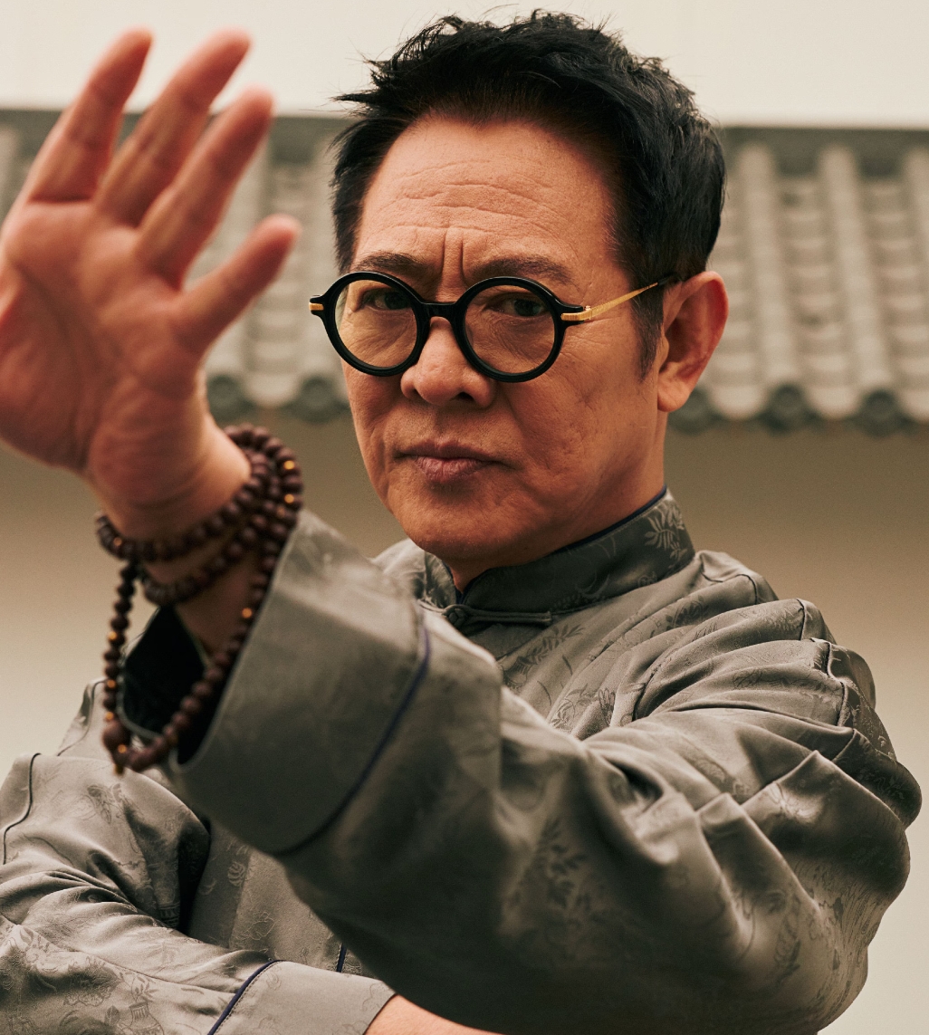 这下终于搞清楚了！

李连杰正面回应抛妻弃子传闻。

当年他并没有和前妻撕破脸皮，而是和平分手，很多财产都留给前妻。

李连杰和前妻生的两个女儿，一直是由他抚养，也不存在偏心哪个孩子的问题。

虽然事实是这样，但我个人觉得他还是对前妻有亏欠的，情感上的亏欠我觉得不是用金钱能衡量的。

对此你们怎么看