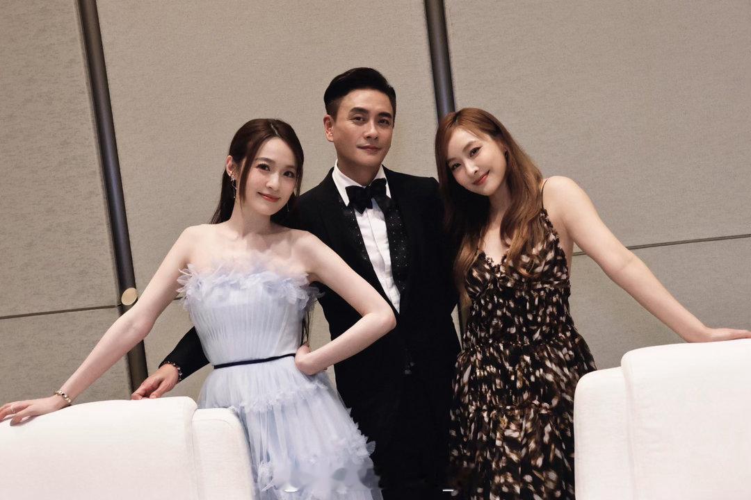 [超话]  波波好有型喎，蔡洁和陈滢也都好靓女[哇] ​​​