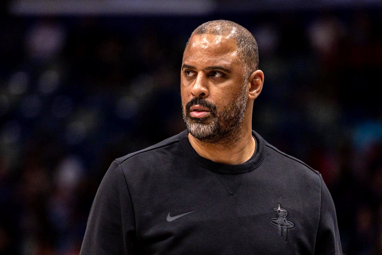 大家都在逆袭，唯独火箭在挨打。    季后赛今天又见惊喜：76人111...