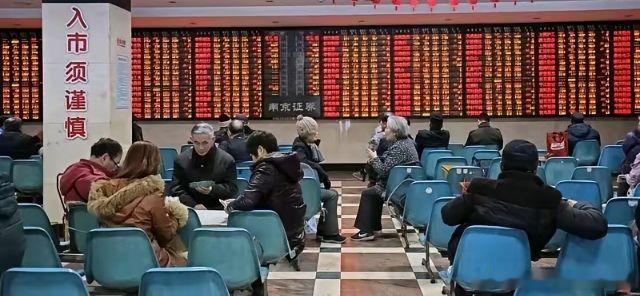 7月31日，A股主要股指集体高开。上证指数涨超1%，深证成指涨超4%...
