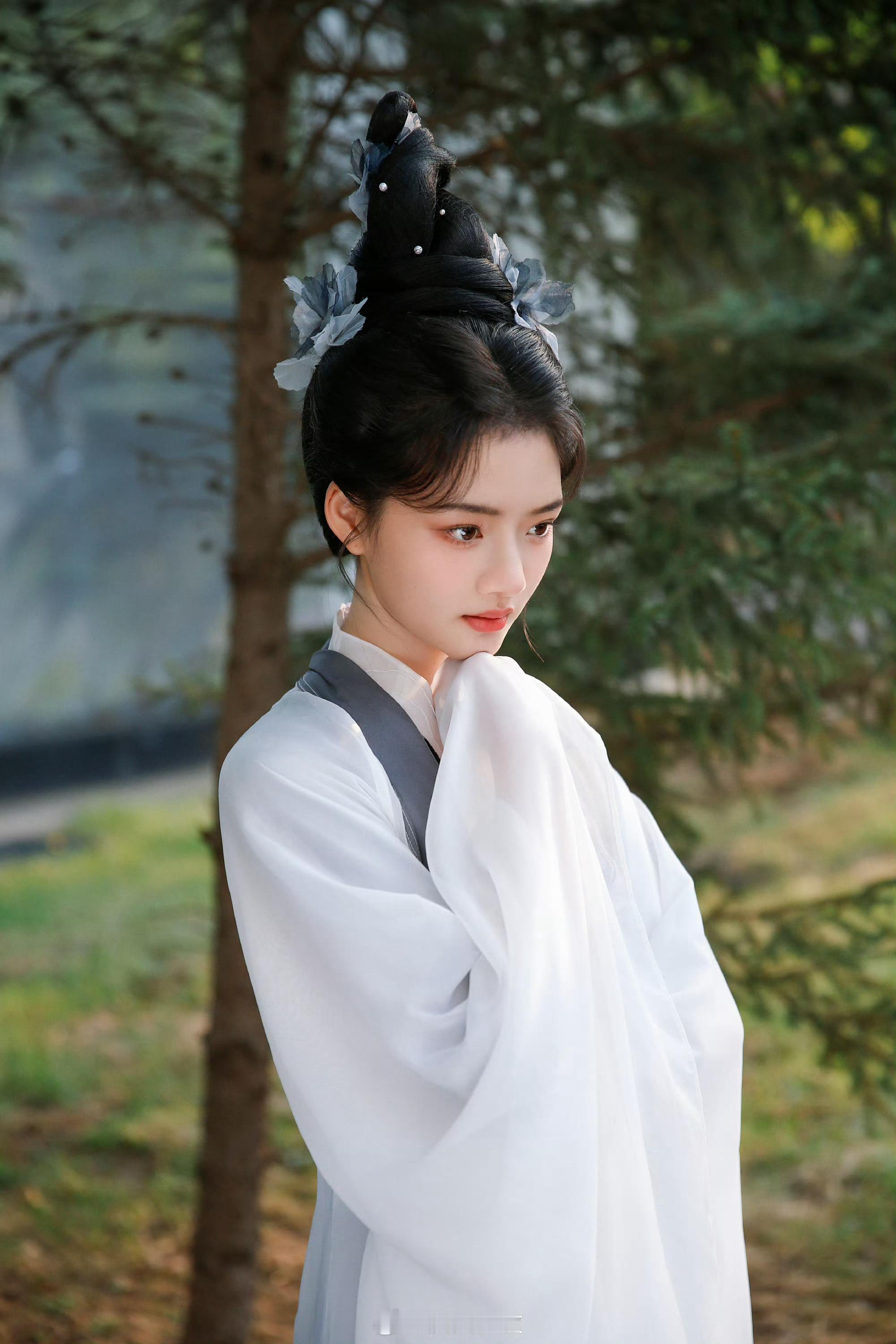 [送花花]#向全世界安利任敏# [送花花]#任敏许不是# 

 𝓨𝓸𝓾 𝓪𝓻𝓮 𝓷𝓸𝓽 𝓽𝓱𝓮 𝓵𝓲𝓰𝓱𝓽 𝓪𝓽 𝓽𝓱𝓮 𝓮𝓷𝓭. 𝓨𝓸𝓾 𝓪𝓻𝓮 𝓽𝓱𝓮 𝓵𝓲𝓰𝓱𝓽 𝓽𝓱𝓪𝓽 𝓽𝓮𝓵𝓵𝓼 𝓶𝓮 𝓲𝓽‘? ​