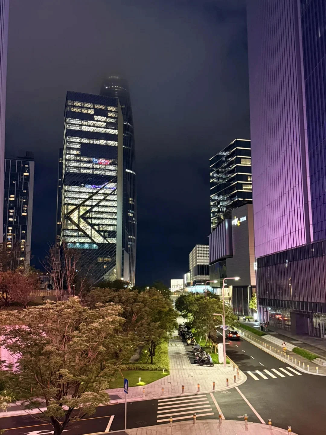 股市里预测危机比做好投资容易的多。
