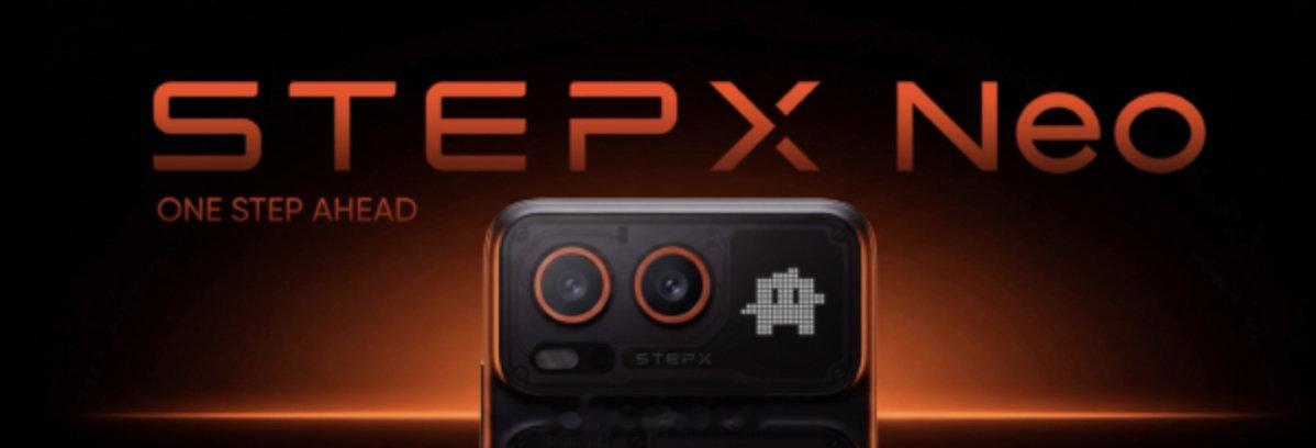 据业内消息，阶跃终端旗下的 STEPX Neo 智能体手机已经正式取得工信部入网许可。作为首款大模型原生智能体手机，它在底层模型、操作系统以及硬件层面都进行了深度定制，此前曾在世界人工智能大会上亮相，预计将在 10 月份正式推向市场与大家见面。 ​​​​