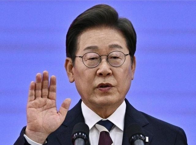 韩国一名军事专家又一次语出惊人！他曾声称：“如果美国把全部军事力量集中起来进攻中国，即使11艘航母悉数出动，再加上全部先进装备，结局也只有一个，那就是中国取胜！”真正值得追问的是：美国为何越来越难把战争推进中国近海？
真正能说明问题的，其实不是11艘航母这个数字，而是2026年9月美国正在发生什么。