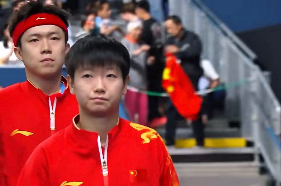 #国乒中国大满贯双打名单#
莎头领衔
混双：王楚钦/孙颖莎
男双：林诗栋/黄友政
女双：王曼昱/蒯曼 石洵瑶/赫西 #王楚钦孙颖莎中国大满贯目标卫冕# #外媒质疑王楚钦兼三项# ​