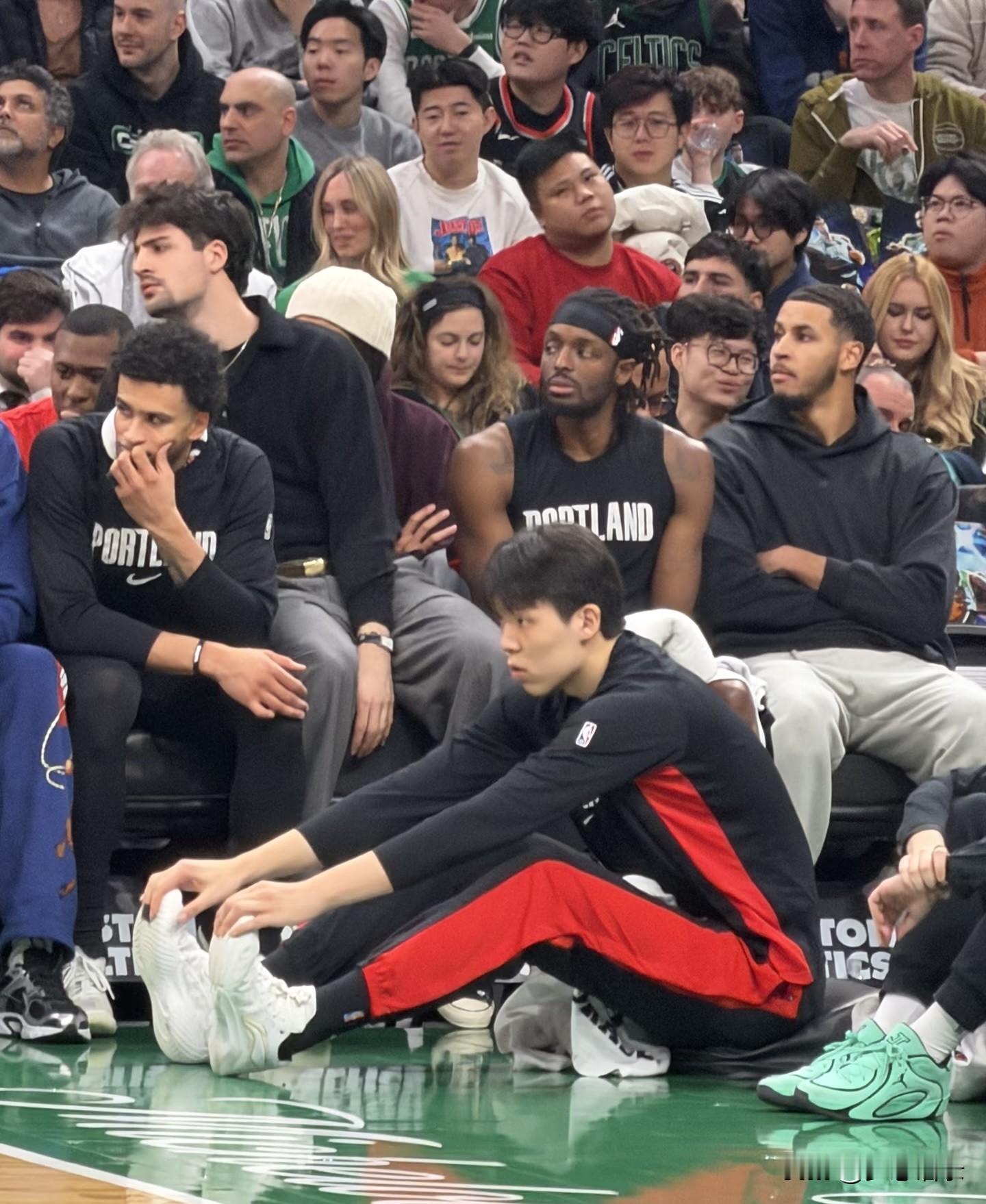 很奇怪，为什么还有人质疑斯普利特的执教水平。  开拓者1:3落后马刺...