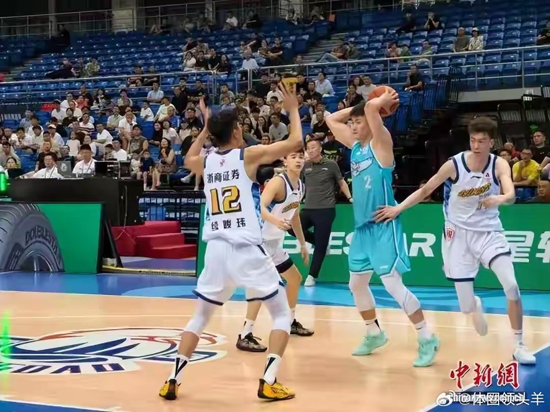 翟晓川11分7篮板，赵睿19分，北京男篮力克山西晋级决赛。老将稳定，新人亮眼，青岛站决赛见真章。 #北京男篮闯入CBA夏季联赛青岛站决赛##北京击败山西晋级夏联青岛站决赛# ​