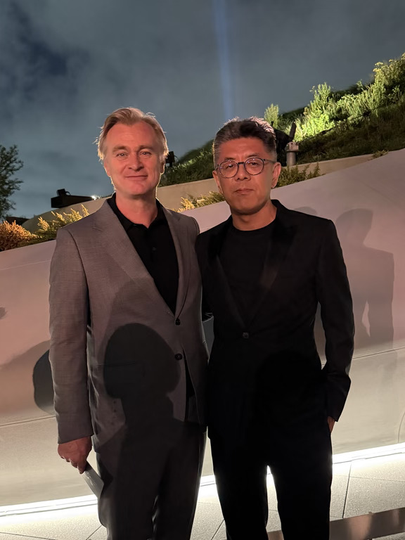 诺兰说，建筑很美，就该放在这儿