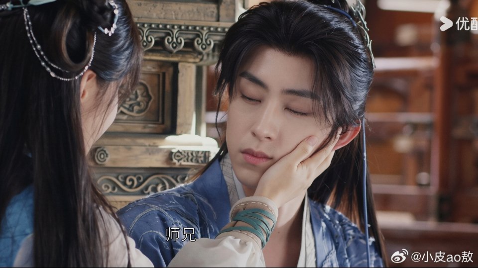 #敖瑞鹏[超话]# arp#敖瑞鹏李长寿#arp #敖瑞鹏师兄太稳健# 
每一次站在镜头前，都是一次新的开始，要全力以赴，不留遗憾 。
​