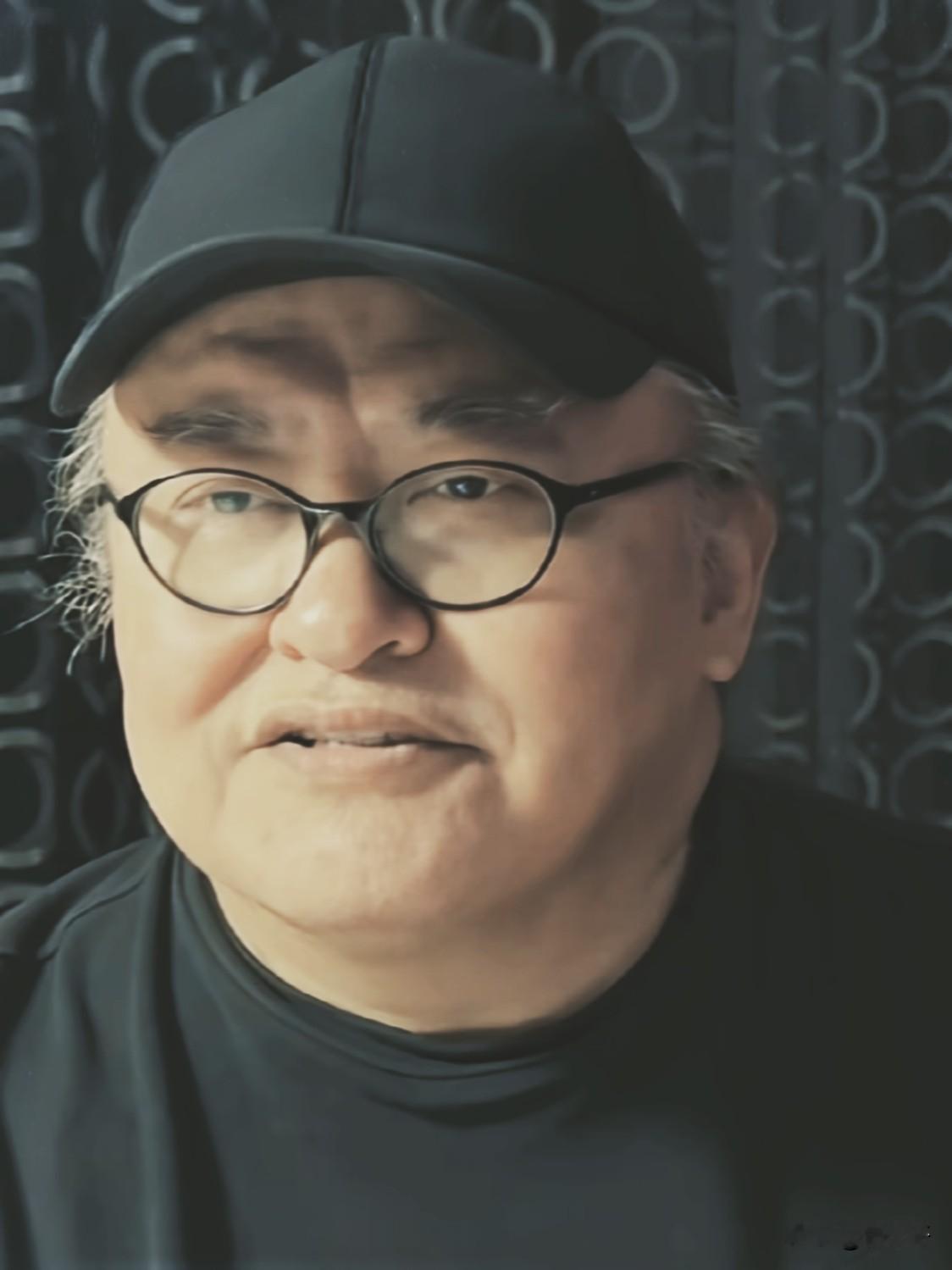 刘欢去世，我顿悟了人生没有那么多来日方长
     中秋节那天意外刷到了刘欢去世的消息，刚开始我还有点不相信，刘欢才六十多岁怎么会去世了呢？后来看到人民日报也报道了，心里久久不能释怀。
  最喜欢刘欢老师唱的一首歌《我和你》，2008年奥运的旋律，“我和你，心连心，同住地球村”，简单的歌词，藏着博大