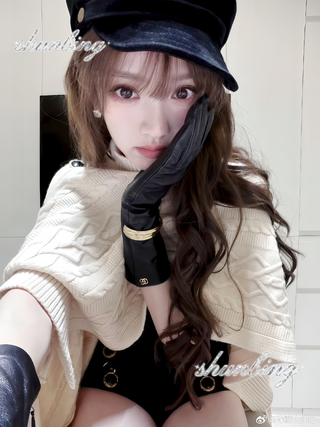 #田曦薇[超话]# 我好伤心啊  这个图竟然没有火  我要一直发直到他火了 ​
