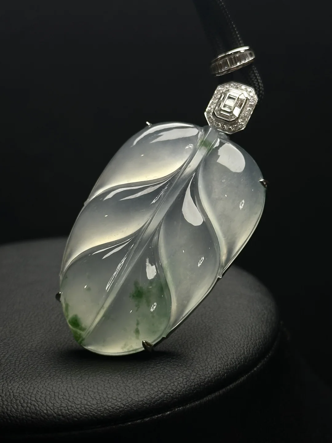 一叶藏清翠 冰润纳芳华