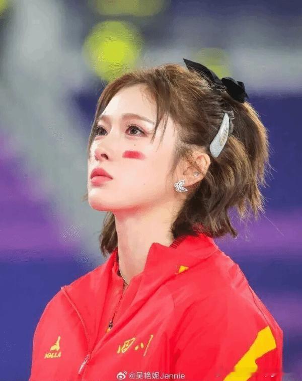 吴艳妮直言：以前太执迷拿金牌 越想要越得不到 对中国国家田径队队员吴艳...