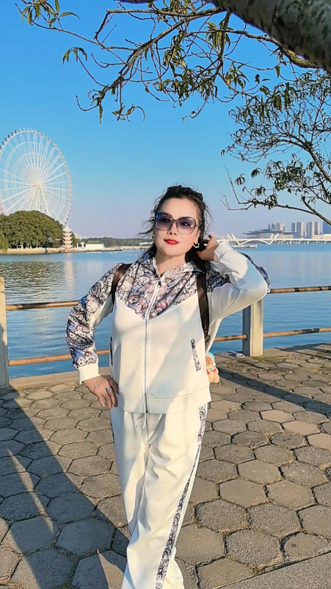 <p>优雅气质 气质范 酷酷的小姐姐 出游穿搭 <!--{img:0}...