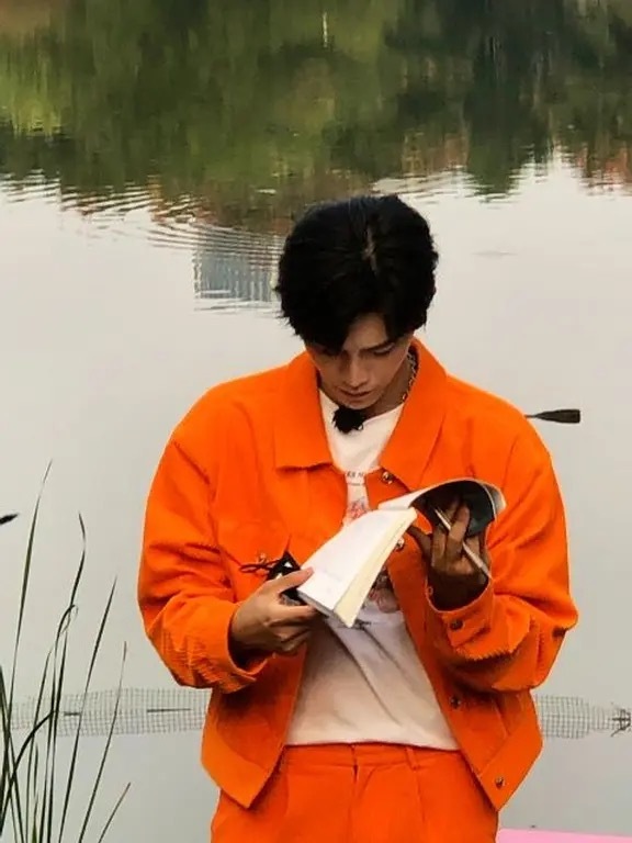 #丁禹兮# dyx#早期# 

看到早期懵懵懂懂的你 我也会无缘故的流泪 𝓢𝓮𝓮𝓲𝓷𝓰 𝓽𝓱𝓮 𝓬𝓵𝓾𝓮𝓵𝓮𝓼𝓼 𝔂𝓸𝓾 𝓫𝓪𝓬𝓴 𝓽𝓱𝓮𝓷, 𝓘 𝓬𝓪𝓷'𝓽 𝓱𝓮𝓵𝓹 𝓫𝓾𝓽 𝓼𝓱𝓮𝓭 𝓽𝓮𝓪𝓻𝓼 𝓯𝓸 ​