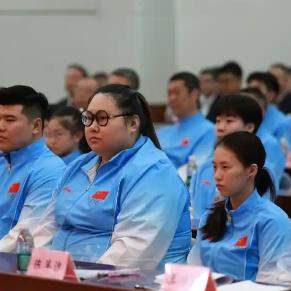 这就是中国的格局！中国亚运会天团已经确定，之前高市早苗对华签证费猛涨，网上&34;退赛&34;声浪滔天，可中国队还是参加了不少人。如今队伍出征在即，一切猜疑烟消云散：中国格局，从不因小动作而动摇。

第20届爱知·名古屋亚运会将于2026年9月19日至10月4日在日本举行，赛事共设43个大项、71个分项、469
