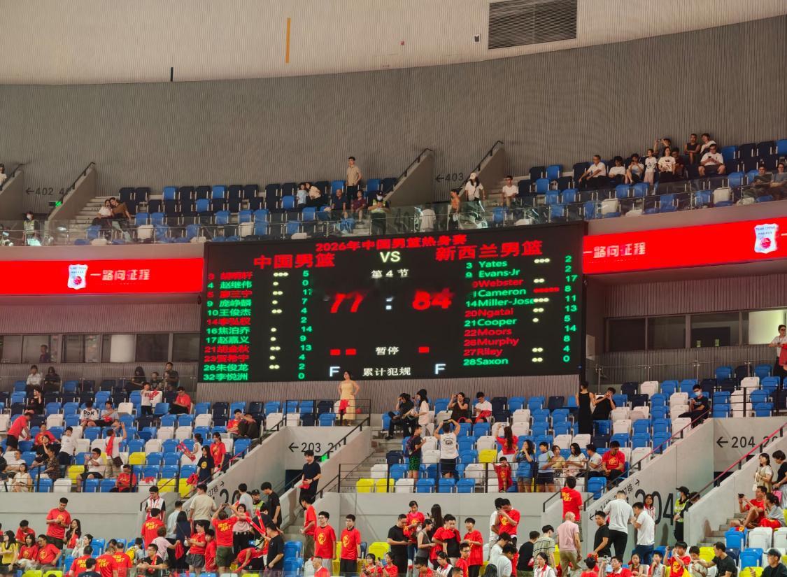 胡金秋只能打4还防守和篮板不行大伙都知道的了，焦伯乔也是攻强守弱的主 ...
