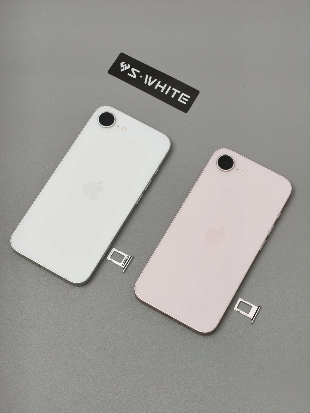 iPhone17e/iPhone16e卡槽对比 只能塞一张卡