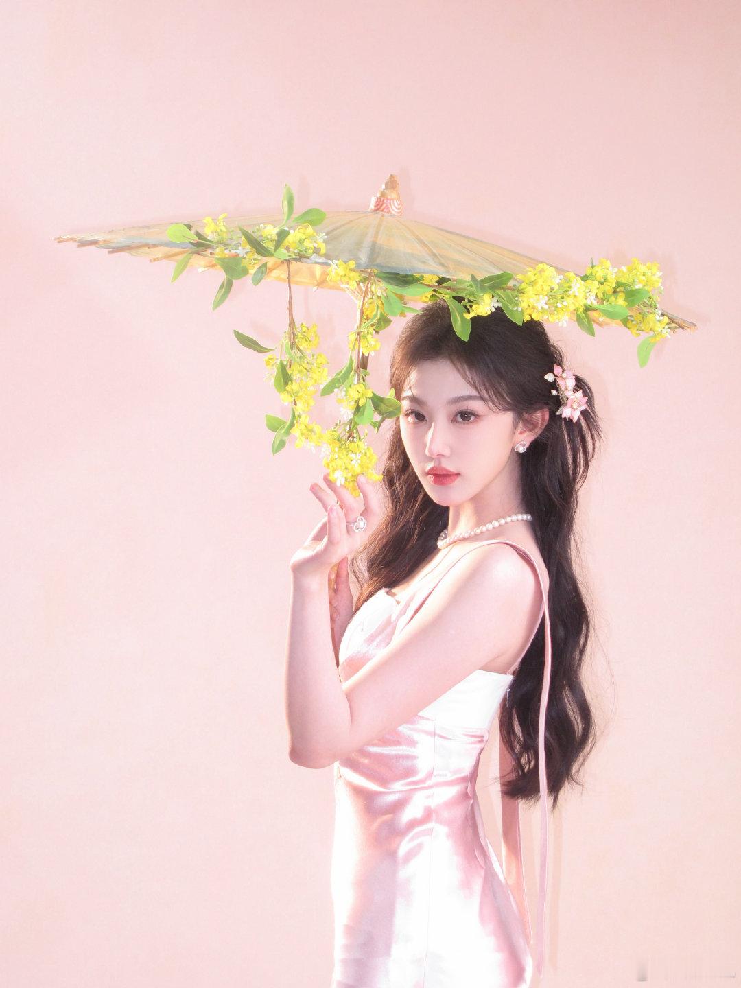 #孔雪儿[超话]# 
抓紧你的手 ​