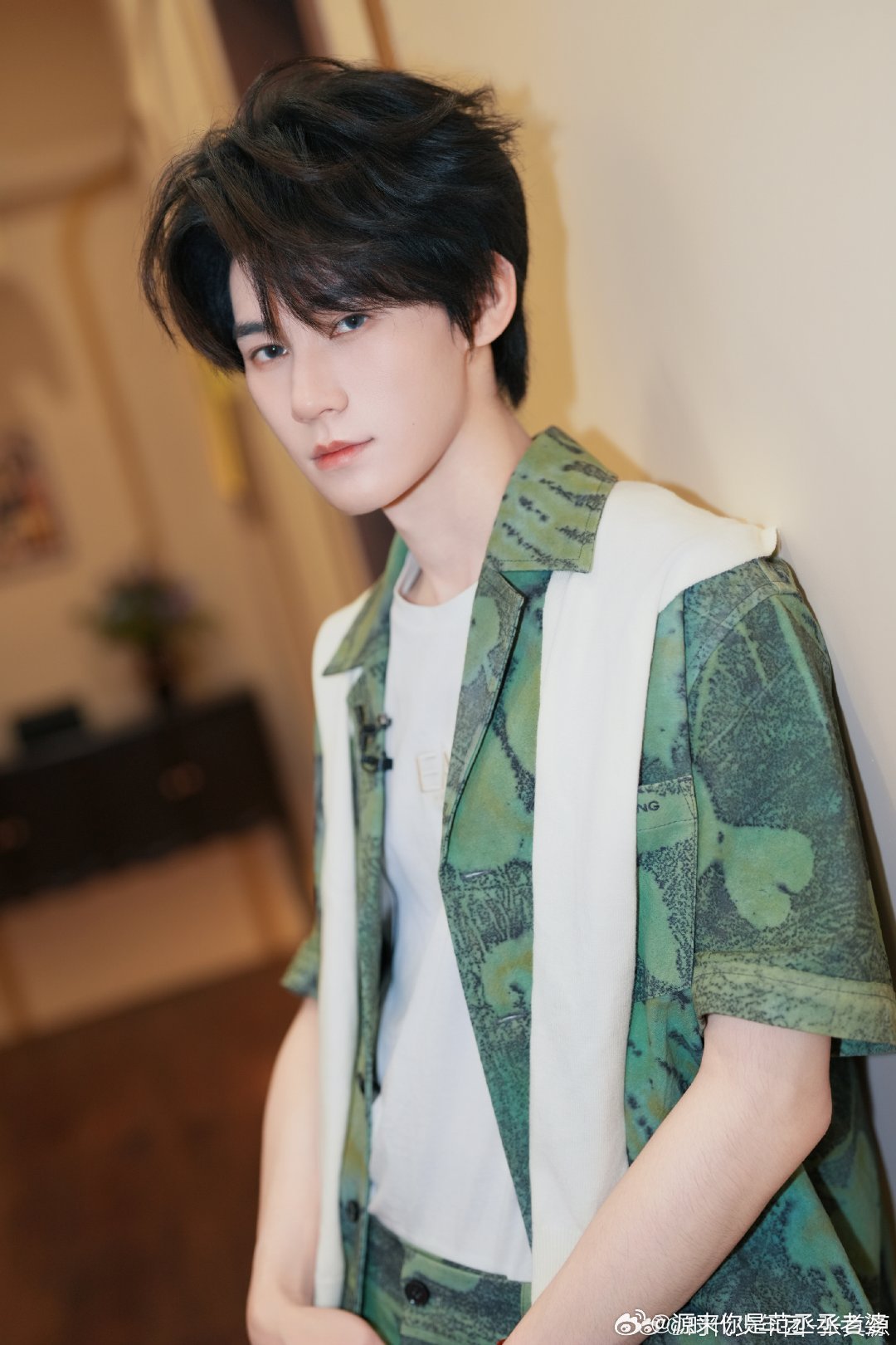 #张真源[超话]# zzy#张真源二代唯一all绿# zzy#张真源 live之神# zzy#张真源 你最重要# 

🦋饭制手幅“声声旋律漫过四季寒暑，一腔赤诚奔赴前路宏图”
“with  melody，with  seasons，with  pure  heart，with  glory” ​

​