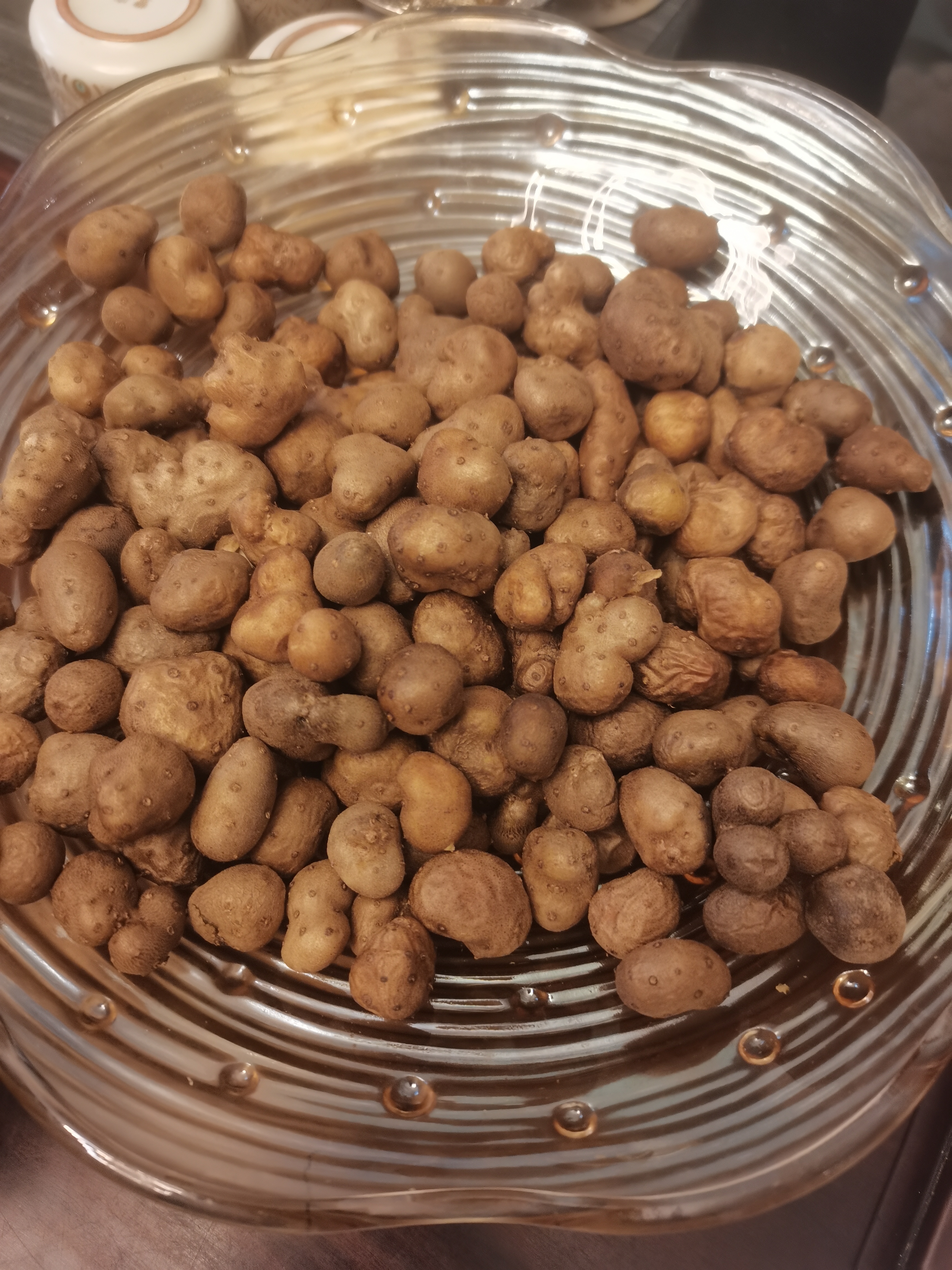 干婚：被现实抽空的婚姻，如何重寻温度？   “同一屋檐下，却活成了最熟...