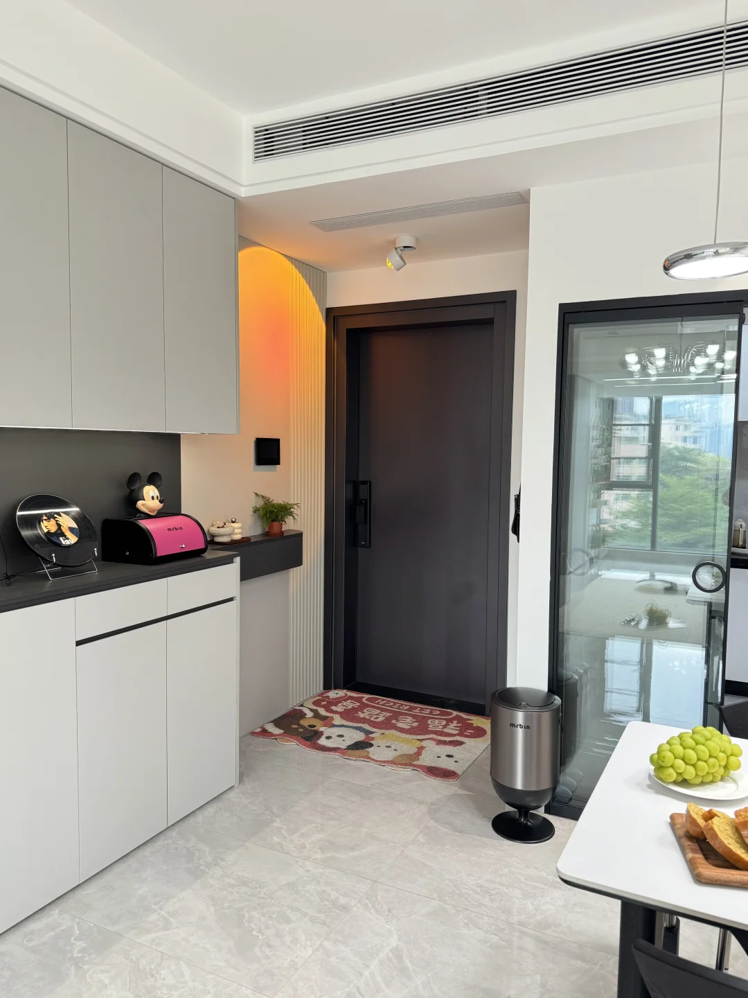 试过了！用黑白拼色油蜡皮沙发真的太绝了