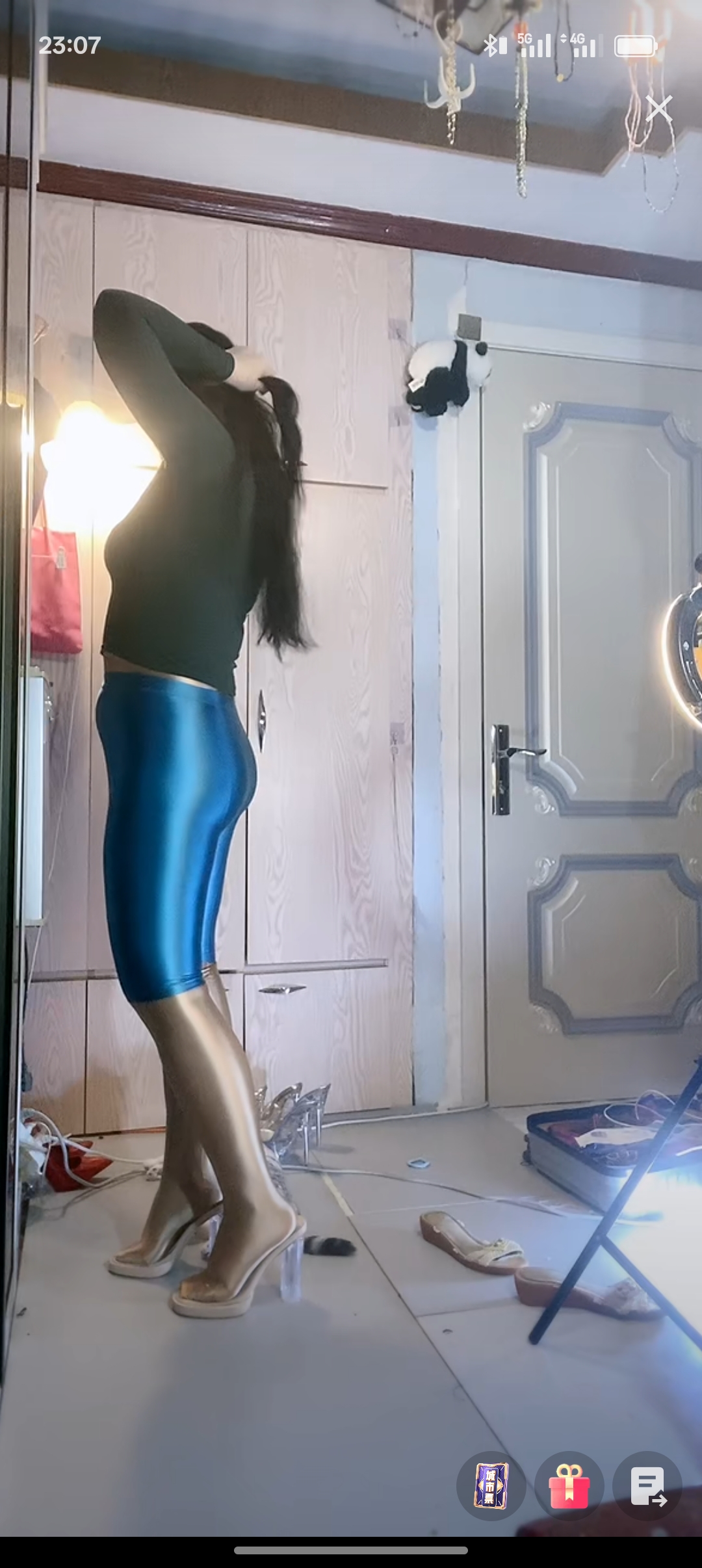 <p>高跟鞋 好身材 性感女神 紧身裤 长腿美女 <!--{img:0...