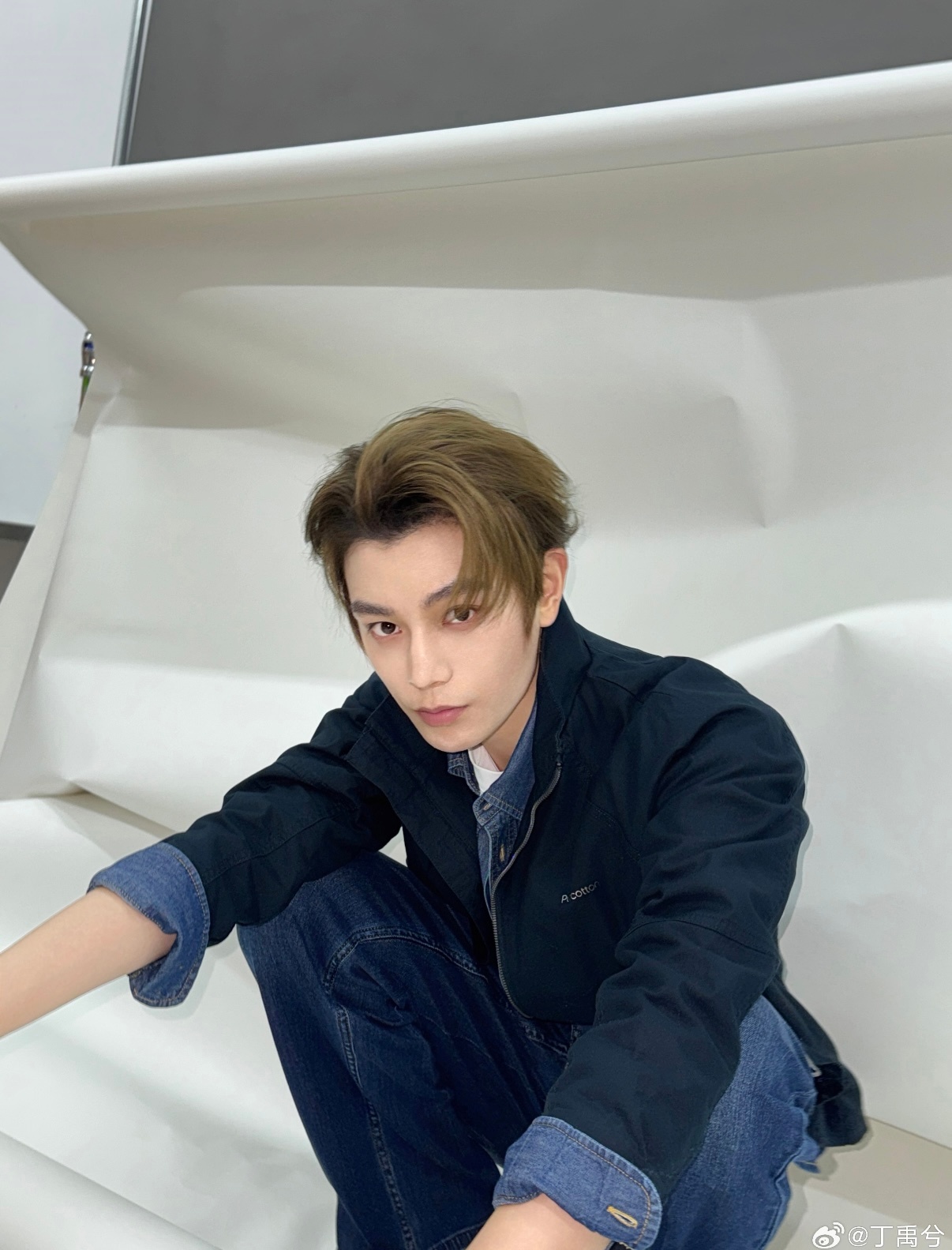 #﻿ 丁禹兮沈言# dyx#爱在无尽夏# 

不用强迫自己事事完美，疲惫的时候尽管歇一歇，海棠永远是你安稳的后盾。



丁禹兮山河枕 | 丁禹兮卫韫 | 卫韫 | 丁禹兮南部档案| 丁禹兮张海虾 |张海虾|丁禹兮张海侠| 张海侠 | 丁禹兮张正 | 张正|丁禹兮天才游戏|丁禹兮陈伦|陈伦丨丁禹兮花开锦绣|丁禹兮 ​