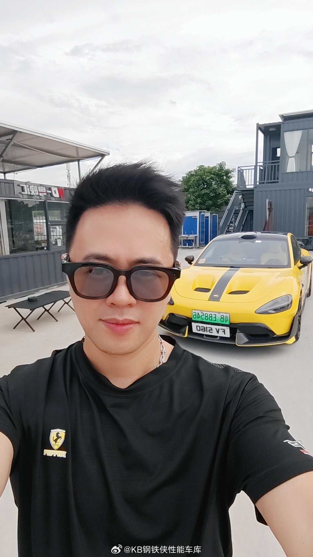 我的新能源车，
小米 su7 ultra 和
我的旧时代能源 jdm 拉力车 sti

都达成了漂移。
爽，
感谢时代，给于了我们这么简单入门的机会感受汽车运动。

#新能源大牛说[超话]##新能源汽车##大v聊车# ​