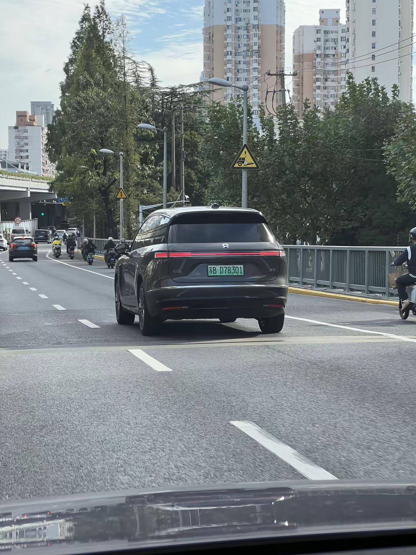 ES8有没有买了黑色，现在后悔没买白色的？