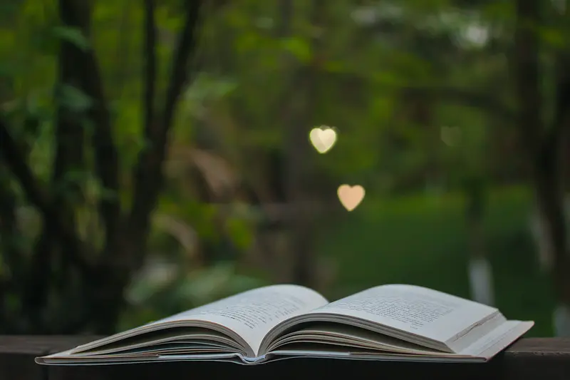 人心， 是这个世界上最难捉摸的东西。 它像风，来去无踪， 像云，变幻莫...