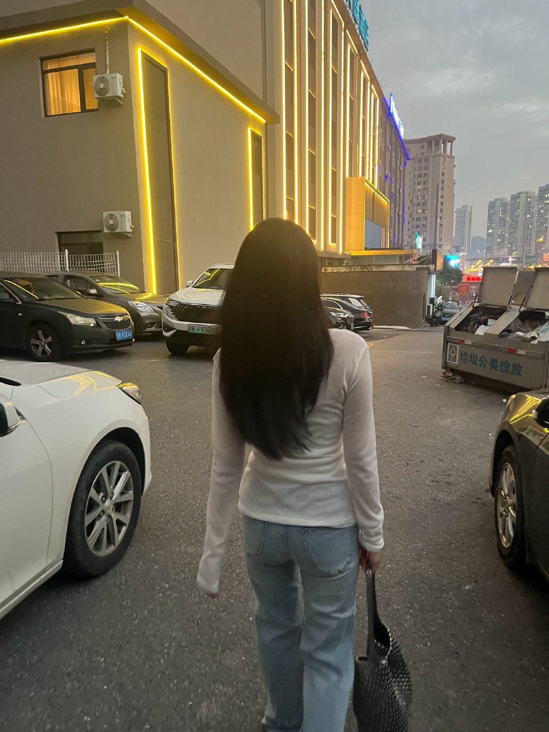 老弟还是得练 ​