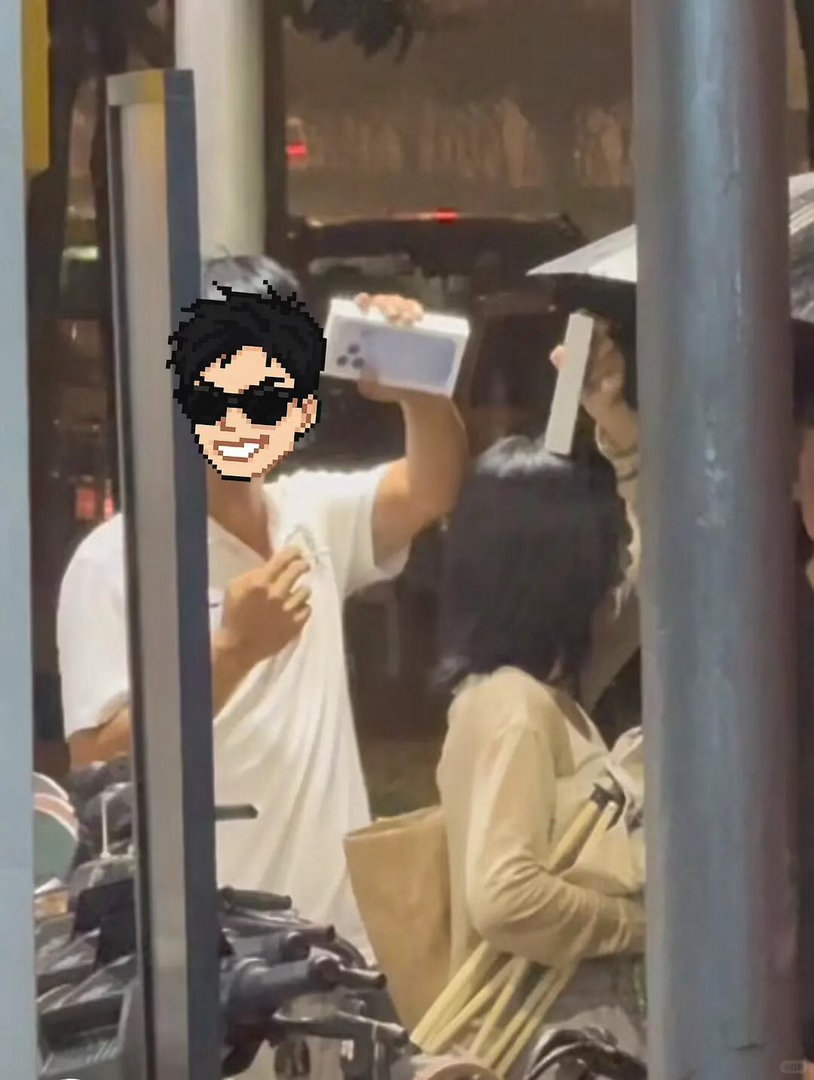 我这次真的急眼了[苦涩][苦涩]白鹿送每一位工作人员一人一台iPhone18[抓狂][抓狂][抓狂]

白老板还缺人打工吗[抓狂][抓狂]
#白鹿给团队每个人送iPhone18#
#白鹿送工作人员苹果18# ​