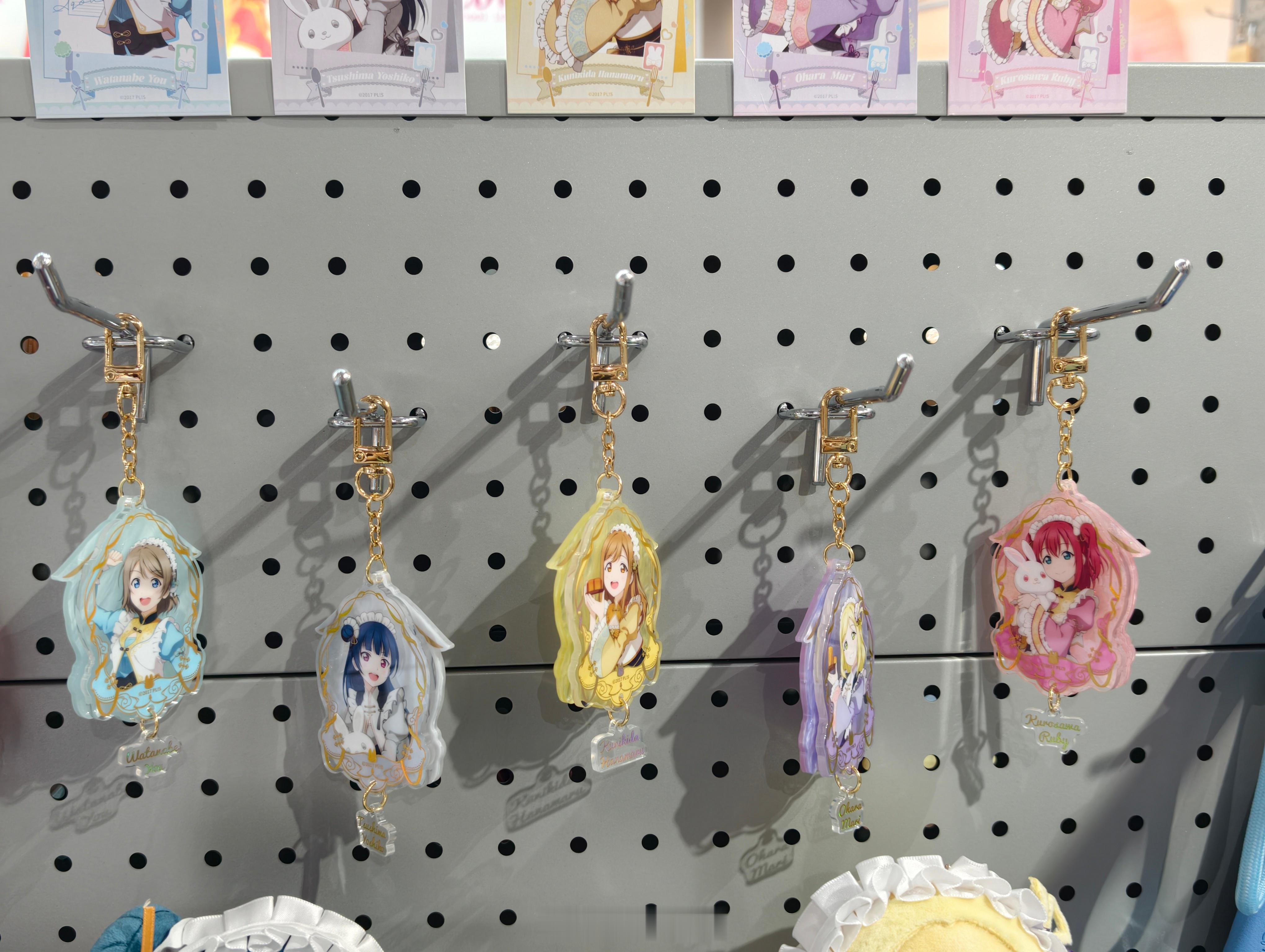 Anime Girls Project Store里的LoveLive流光兔彩主题周边，拍立得、挂件、娃包、护照夹，就在上海百联创趣场4楼。AnimeGirlsProjectStoreLoveLive流光兔彩BangGream偶像大师Lovelive动漫仲夏狂欢季JPbeta[超话] ​​​