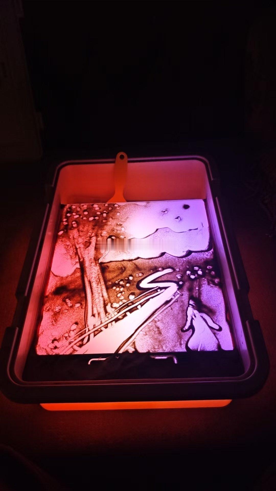 是团聚开心的中秋
来老爸老妈这里
我做的胡椒猪肚鸡获得了好评
丸子和她爸爸的沙画意外的好看
跟老爸和龙喝了白酒 我喝了半杯白的 又喝了几瓶啤酒🍺
晚上得叫代驾回家了[无聊]#中秋[超话]##月饼[超话]# ​