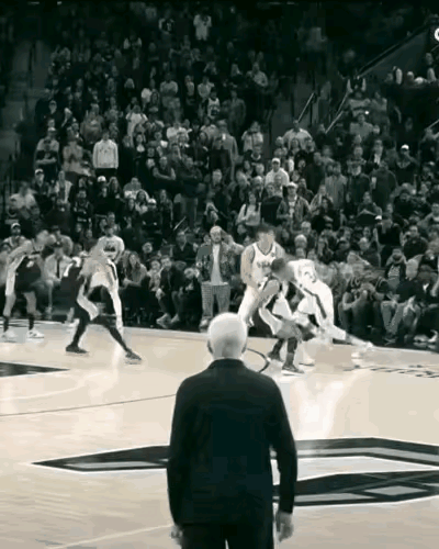 篮球的发展，催生出了更高、更强、更快的怪物，飞天遁地，无所不能。全能战...