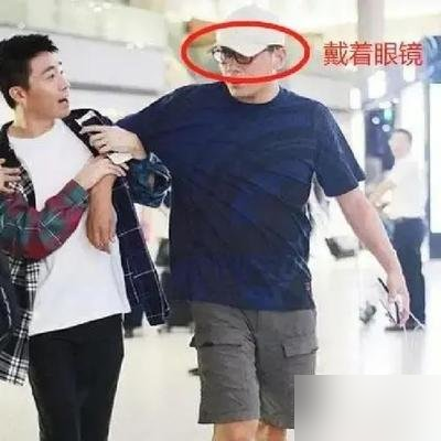俞灏明这张脸，现在演秦明，弹幕都在问这是谁。没人记得他当年是偶像剧里最俊的男二号。
烧伤之后，他专挑毁容的、瘸腿的、心理扭曲的来演。别人躲着丑角走，他上赶着往狠里扎。脸上植皮的地方做不了大表情，他就用眼神压，用肩膀顶，用呼吸带戏。
《法医秦明》里他给角色安了人群恐惧症，合着自身经历往里填。观众说