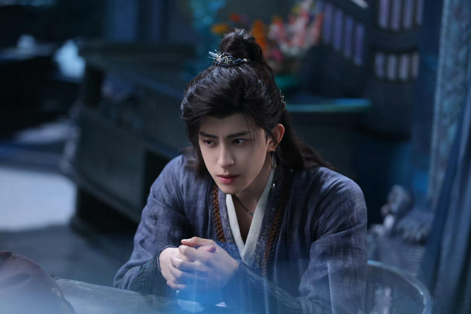 #敖瑞鹏李长寿# arp#敖瑞鹏师兄太稳健# 

敖瑞鹏认真对待每一场戏份，大大小小的表演细节反复调整打磨，只为呈现最好状态的李长寿。​