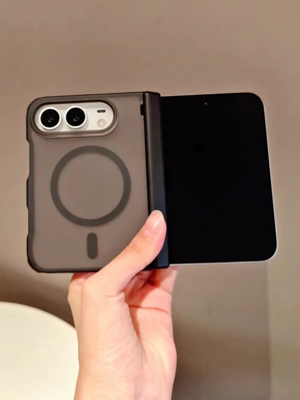 太中意我的iphone duo了，黑色好高级呀