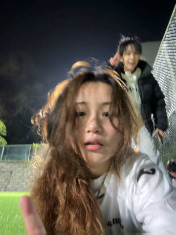 这一周只有一天不用踢球<br />累死我了