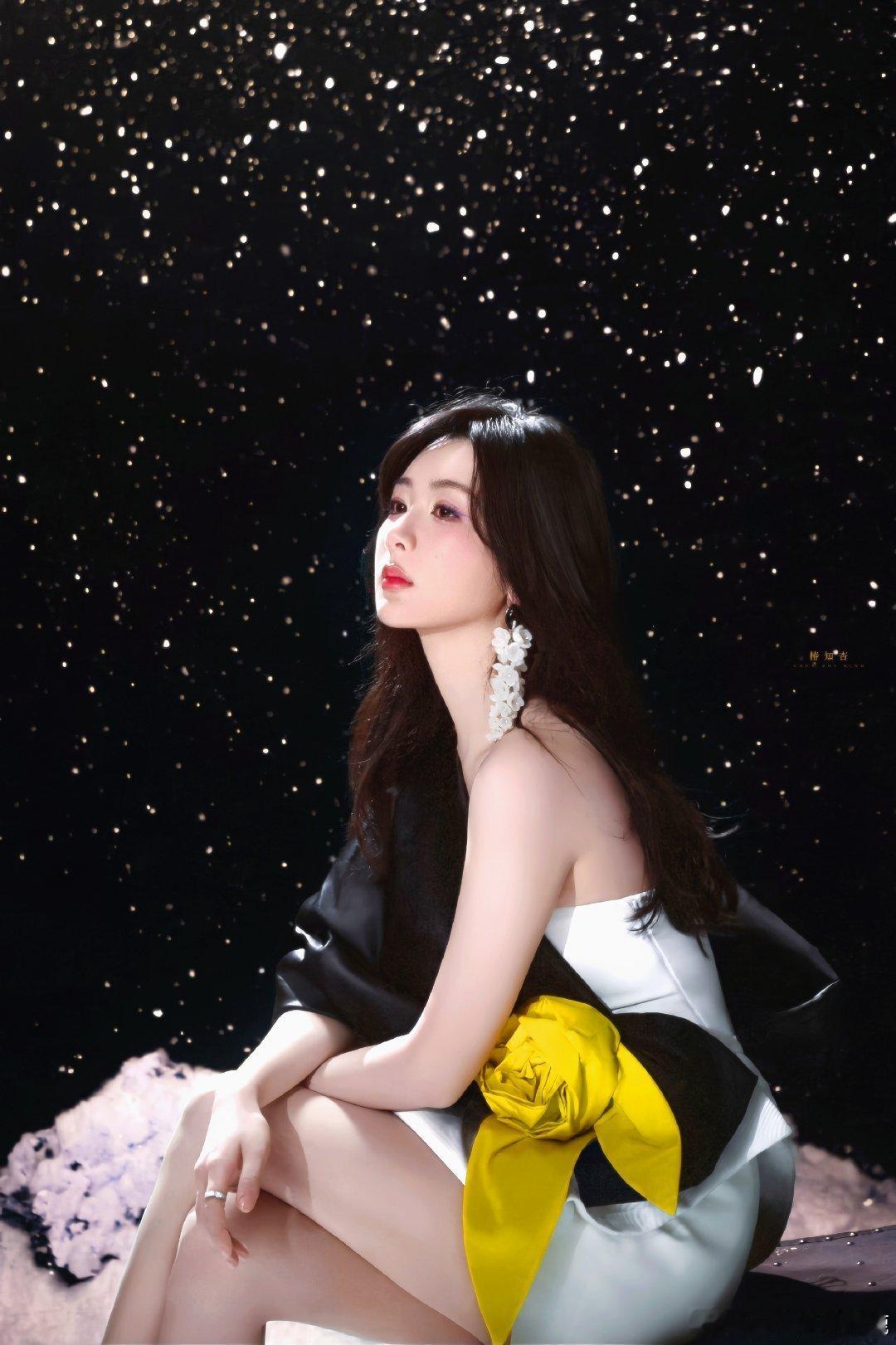 #杨紫[超话]##‍ 杨紫董竹君# [心]#‍杨紫玉兰花开君再来# [心]#杨紫# 

我们之间的羁绊是我强求而来 所以幸福也好痛苦也罢都是我咎由自取

｜杨紫商业价值｜｜杨紫代言｜｜杨紫抗剧｜｜杨紫值得爱｜｜杨紫人美心善｜｜杨紫紫米双向奔赴｜ ​