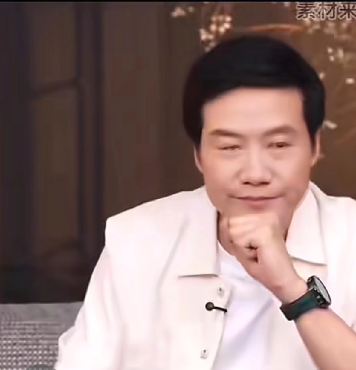 雷军连发多条微博 回应小米汽车安全质疑   11月16日，小米创始人雷...